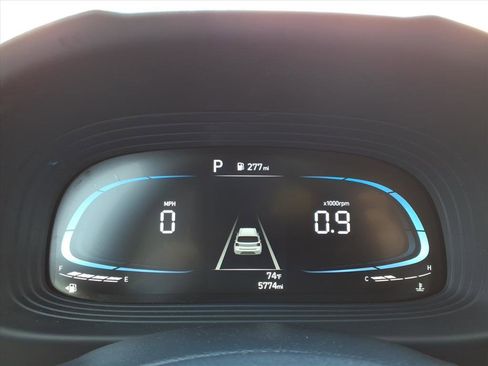 Certified 2025 Hyundai Venue Limited image 25