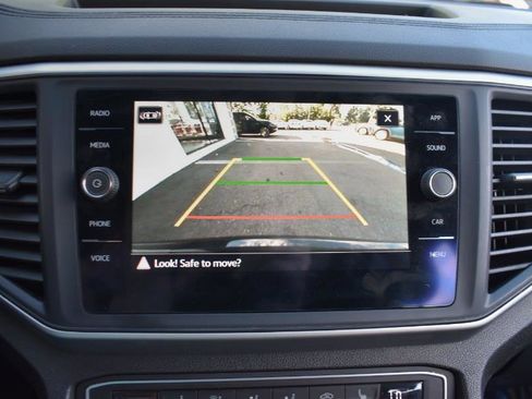 Used 2021 Volkswagen Atlas Cross Sport SE w/ Panoramic Sunroof Package image 24