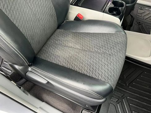 Used 2013 Toyota Sienna SE image 14