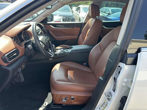 Used 2021 Maserati Levante image 16