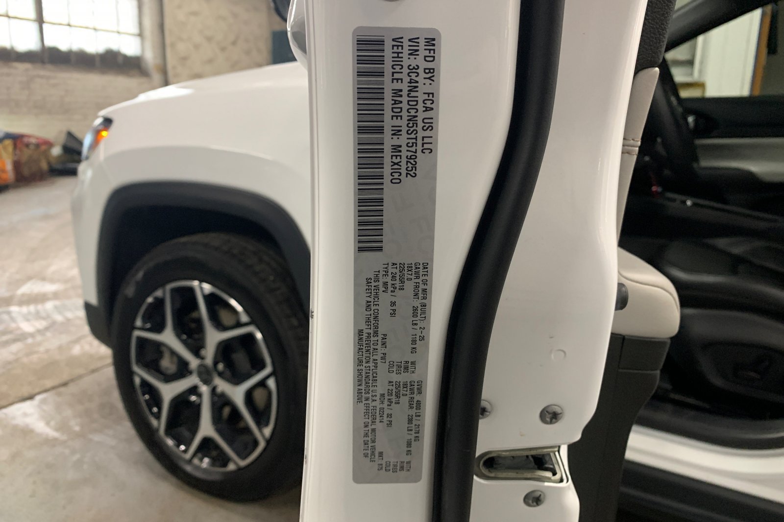 Used 2025 Jeep Compass Limited AWD/4WD image 33