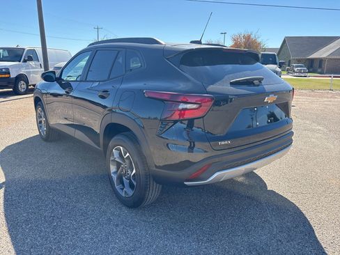 New 2026 Chevrolet Trax LT image 3