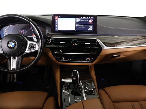 Used 2022 BMW M550i xDrive w/ Premium Package image 56