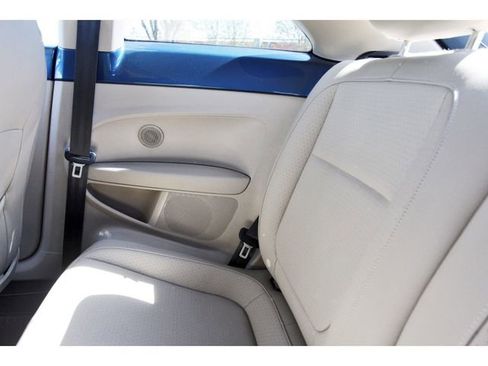 Used 2019 Volkswagen Beetle 2.0T SE image 11