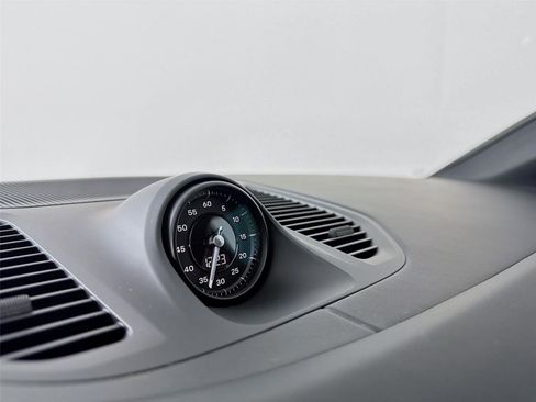 New 2025 Porsche Cayenne Coupe image 14