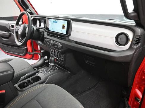 Used 2024 Jeep Gladiator Sport AWD/4WD image 23