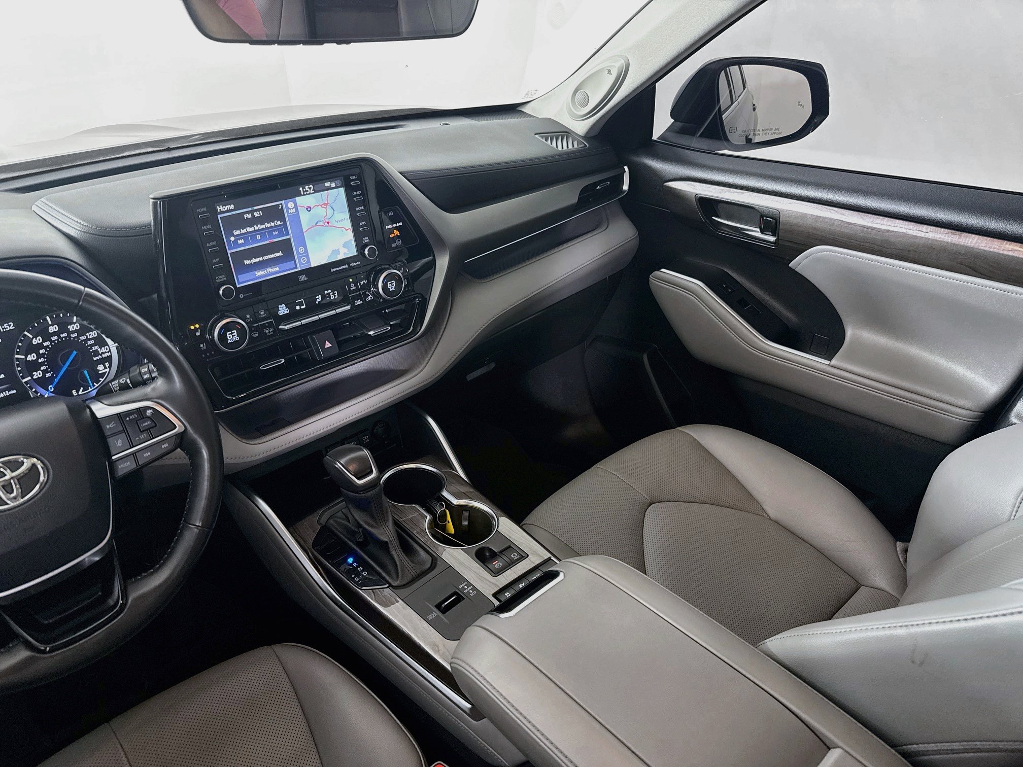 Certified 2021 Toyota Highlander Limited AWD/4WD image 25