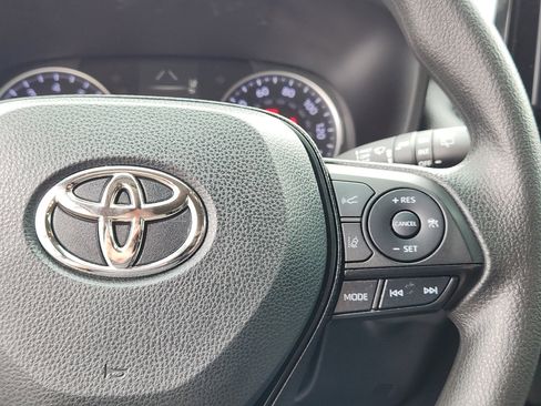 Used 2019 Toyota RAV4 XLE w/ Convenience Package AWD/4WD image 18