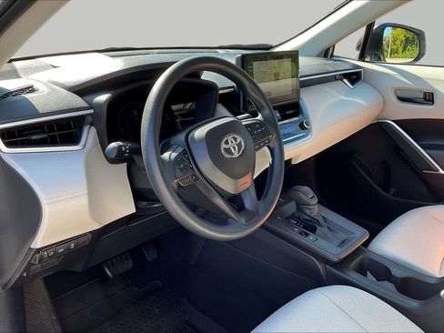 Used 2026 Toyota Corolla Cross L FWD image 18