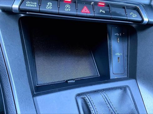 Used 2023 Audi Q3 2.0T Premium w/ Black Optic Sport Package image 16