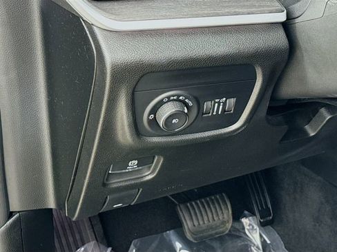 Used 2023 Jeep Grand Cherokee Limited w/ Trailer Tow Prep Group (B) image 10