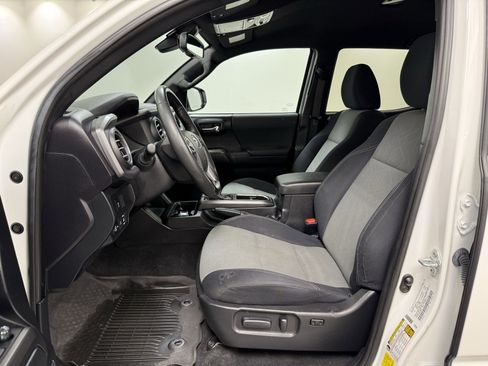 Used 2021 Toyota Tacoma TRD Sport image 18