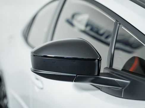 New 2026 Toyota Prius Plug-In Hybrid FWD image 16