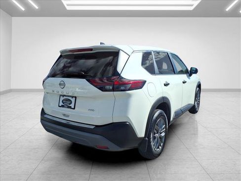Used 2021 Nissan Rogue S AWD/4WD image 10
