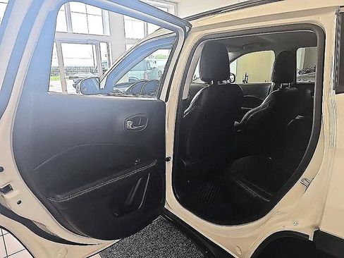 Used 2020 Jeep Compass Latitude w/ Cold Weather Group AWD/4WD image 26