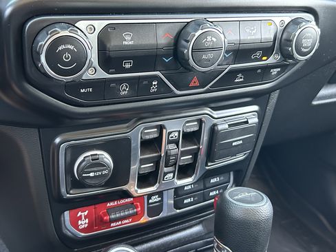 Used 2022 Jeep Gladiator Mojave w/ Trailer Tow Package image 26