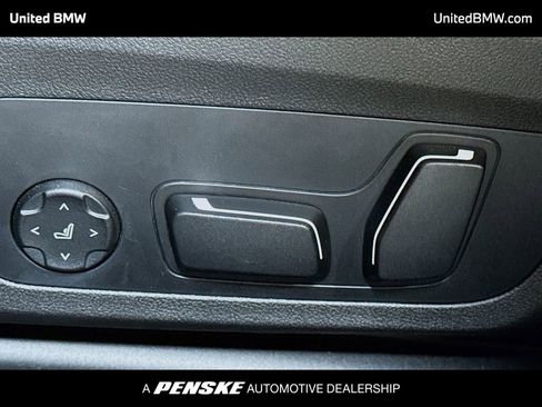 Used 2025 BMW 330i Sedan w/ Premium Package RWD image 4