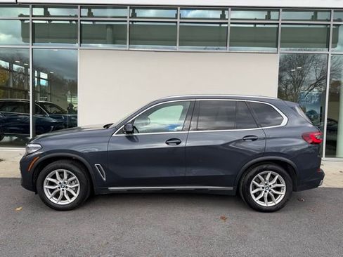 Used 2021 BMW X5 xDrive40i w/ Premium Package image 2