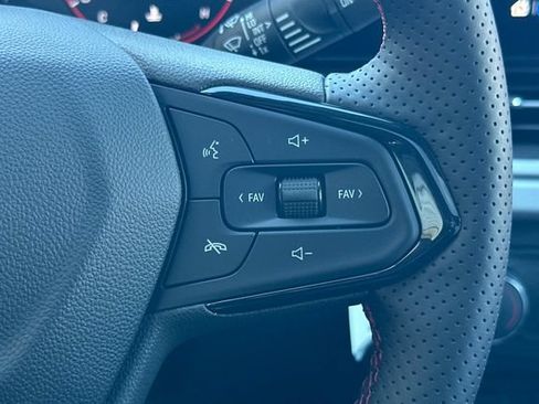 New 2026 Chevrolet Trax RS w/ Sunroof Package FWD image 32
