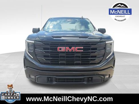 Used 2023 GMC Sierra 1500 Elevation AWD/4WD image 2