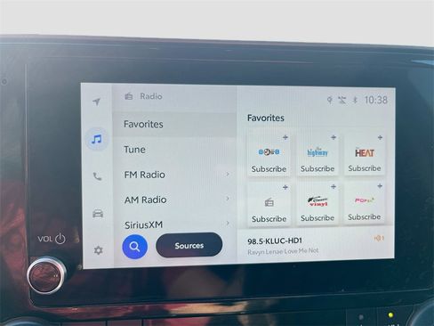 Used 2023 Toyota Highlander XLE image 14