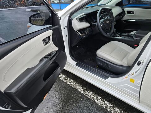 Used 2016 Toyota Avalon Touring image 11