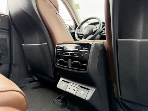 Used 2023 Acura MDX SH-AWD w/ Advance Package image 17