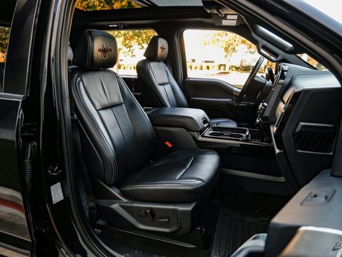 Used 2022 Ford F250 Lariat w/ Black Appearance Package image 46