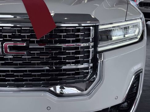Used 2022 GMC Acadia Denali w/ Denali Ultimate Package FWD image 6