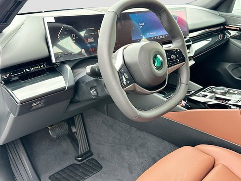 New 2026 BMW 530i w/ Convenience Package RWD image 7