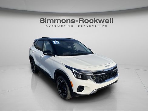 Used 2025 Kia Seltos S AWD/4WD image 7