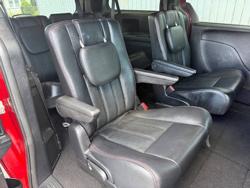 Used 2016 Dodge Grand Caravan R/T FWD image 9