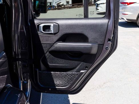 Used 2021 Jeep Wrangler Unlimited Sahara AWD/4WD image 10