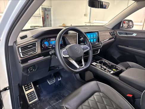 Certified 2026 Volkswagen Atlas SEL Premium R-Line AWD/4WD image 20