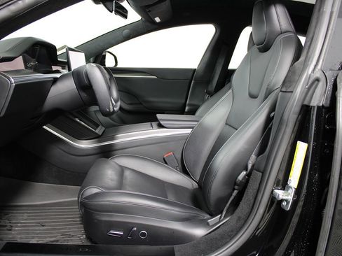 Used 2022 Tesla Model S Plaid image 8