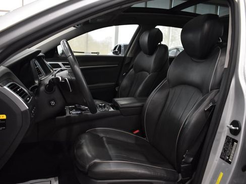 Used 2016 Hyundai Genesis 3.8 w/ Option Group 04 image 27