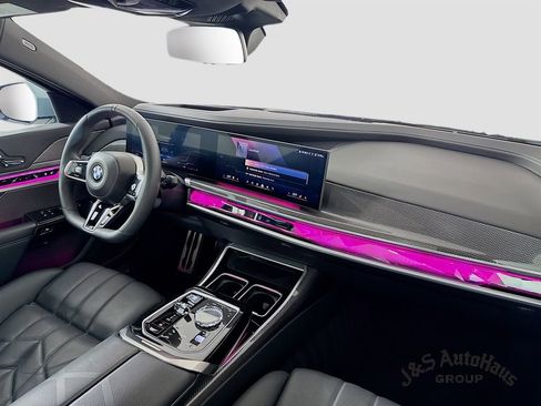 Used 2023 BMW 760i xDrive w/ Executive Package AWD/4WD image 31