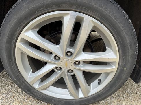 Used 2018 Chevrolet Equinox Premier AWD/4WD image 9