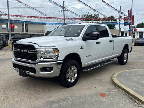 Used 2024 RAM 2500 Big Horn AWD/4WD image 3