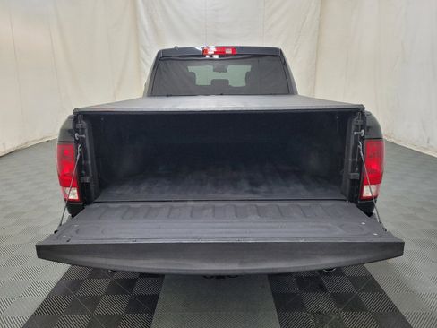 Used 2018 RAM 1500 Express w/ Black Ram 1500 Express Group AWD/4WD image 29