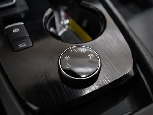 Used 2024 Nissan Rogue SV image 30