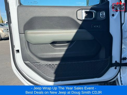 New 2025 Jeep Gladiator Mojave image 6