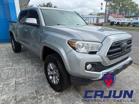 Used 2019 Toyota Tacoma SR5 RWD image 5