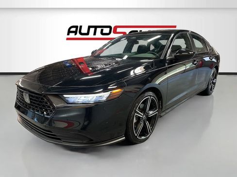 Used 2024 Honda Accord Sport image 3