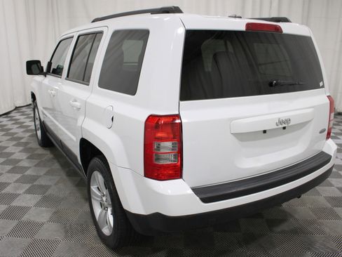 Used 2014 Jeep Patriot Latitude w/ Sun/Sound Group FWD image 26