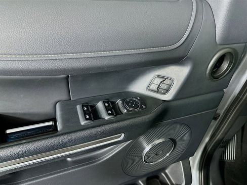 Used 2024 Ford Expedition XLT image 15