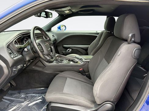 Used 2019 Dodge Challenger SXT w/ Driver Convenience Group RWD image 18