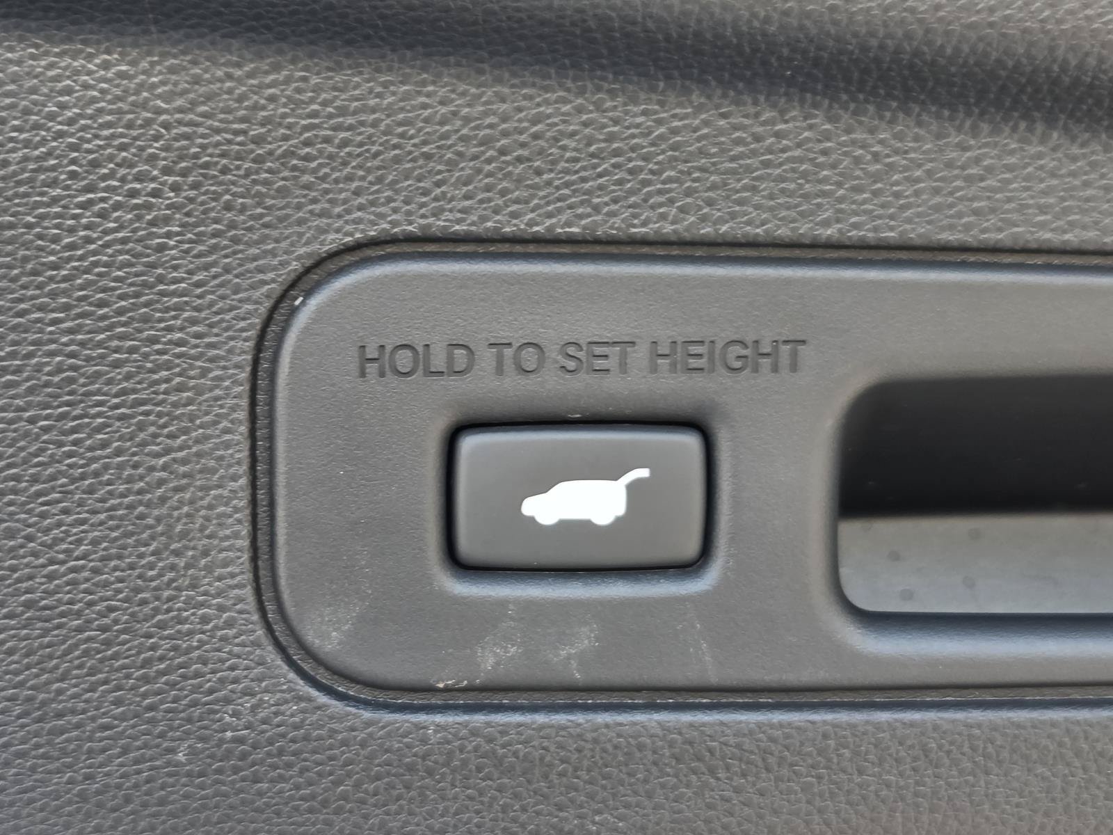 Used 2026 Acura MDX SH-AWD image 11