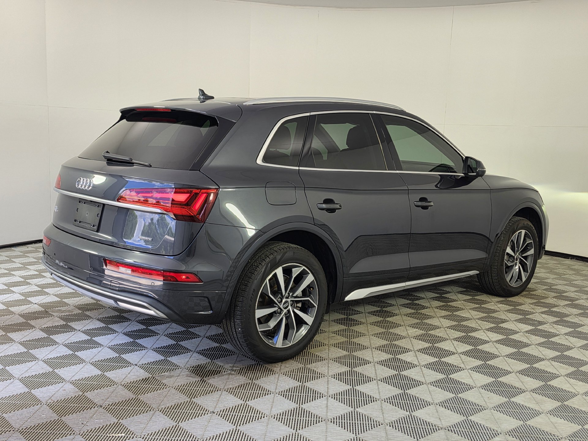 Used 2021 Audi Q5 2.0T Premium w/ Convenience Package AWD/4WD image 43