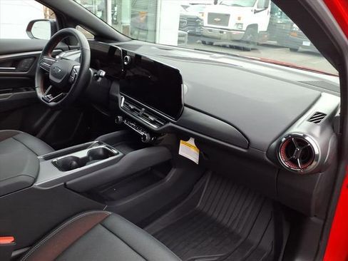 Used 2024 Chevrolet Equinox EV RS image 23